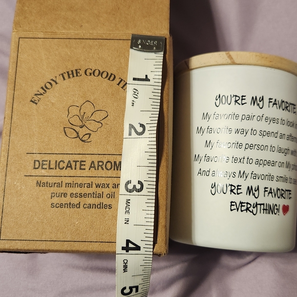 You're My Favorite Candle with Message and Wooden Lid Light Floral Lavender NWT - Picture 5 of 6